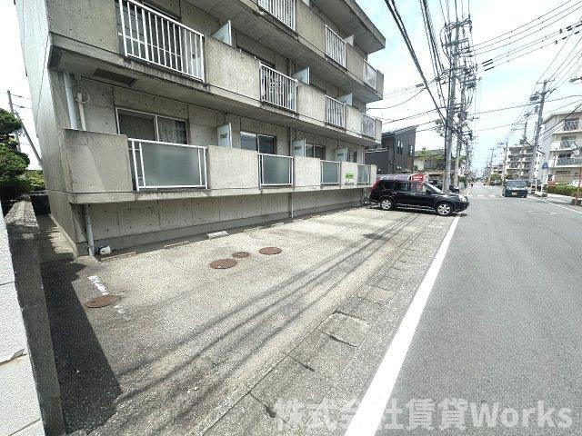 セ・ミューSUEHIROの駐車場|カースペースがあります