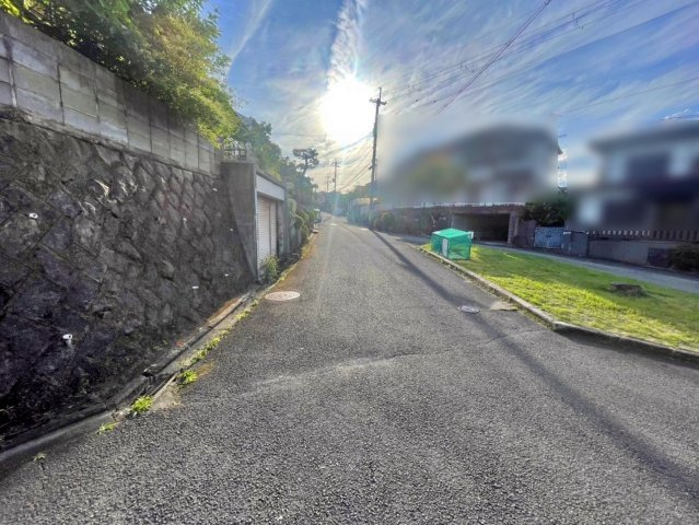 中古戸建　西つつじケ丘大山台１丁目の前面道路含む現地写真