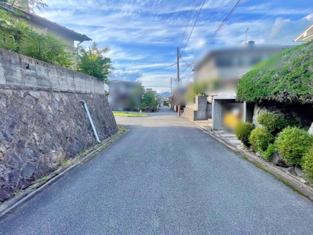 中古戸建　西つつじケ丘大山台１丁目の前面道路含む現地写真