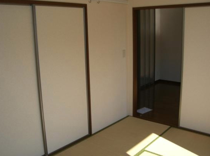 コマンセ21【10,000円キャッシュバック対象物件の和室|来客時にも便利な和室付き