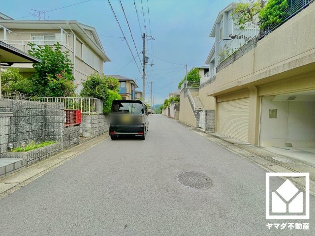宇治市平尾台３丁目の前面道路含む現地写真