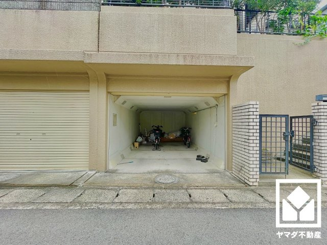 宇治市平尾台３丁目の駐車場