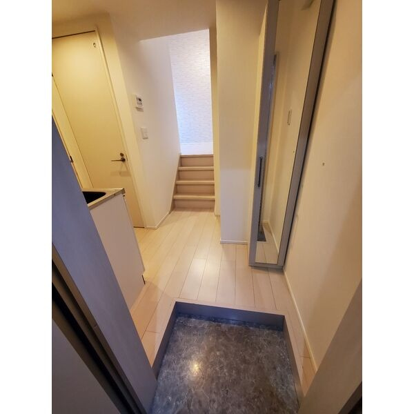 VILLETTA栄の玄関