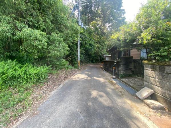 海南市阪井　土地の前面道路含む現地写真
