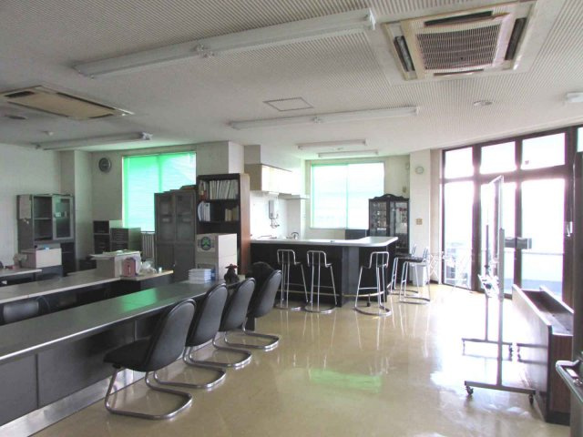 土曜館ビルの内装