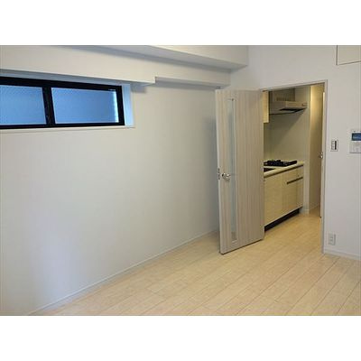 ALTERNA銀座の内装|明るい色調の室内です