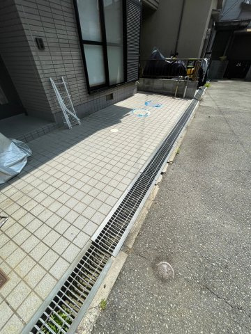 明石市藤江賃貸戸建ての駐車場|駐車場があるので、車を買う予定の方も安心です