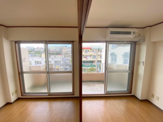 【洋室】 | レジデンス・クレディ | ※写真は反転タイプのお部屋になります
