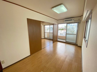 【洋室】 | レジデンス・クレディ | ※写真は反転タイプのお部屋になります
