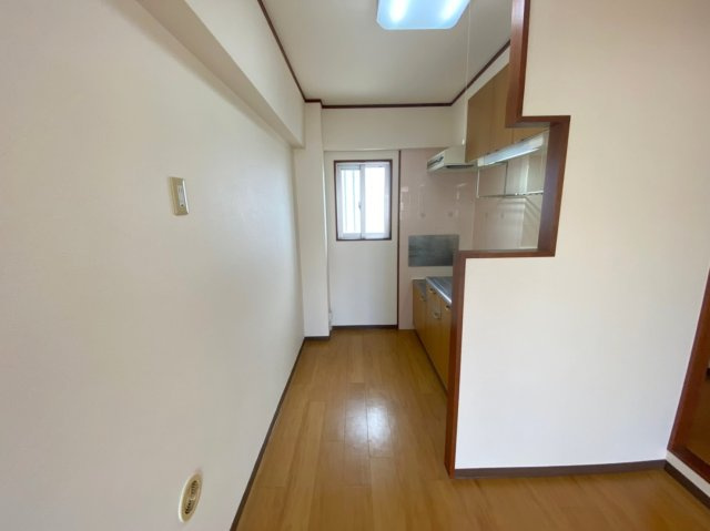 【キッチン】 | レジデンス・クレディ | ※写真は反転タイプのお部屋になります

