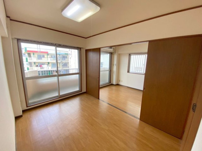 【洋室】 | レジデンス・クレディ | ※写真は反転タイプのお部屋になります

