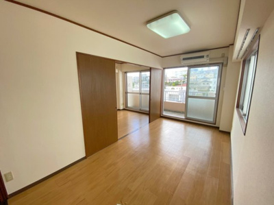 【洋室】 | レジデンス・クレディ | ※写真は反転タイプのお部屋になります

