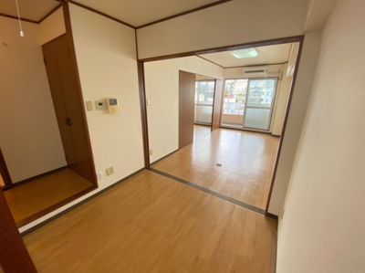 【洋室】 | レジデンス・クレディ | ※写真は反転タイプのお部屋になります

