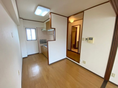 【キッチン】 | レジデンス・クレディ | ※写真は反転タイプのお部屋になります

