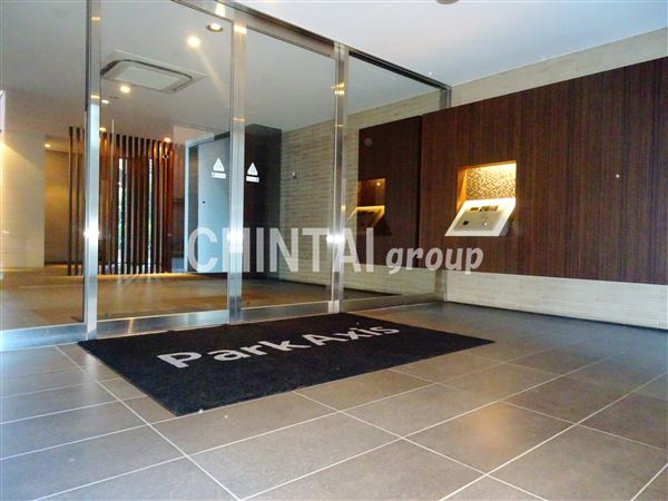 パークアクシス幡ヶ谷のエントランス