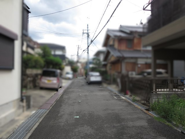 売土地　四條畷市大字清瀧（建築条件無し更地）の前面道路含む現地写真