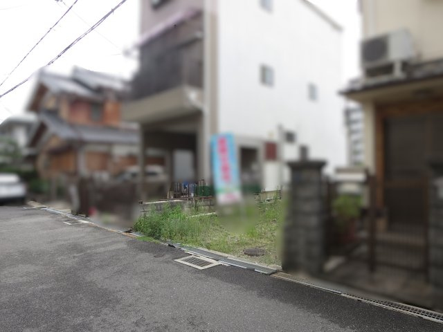 売土地　四條畷市大字清瀧（建築条件無し更地）の前面道路含む現地写真