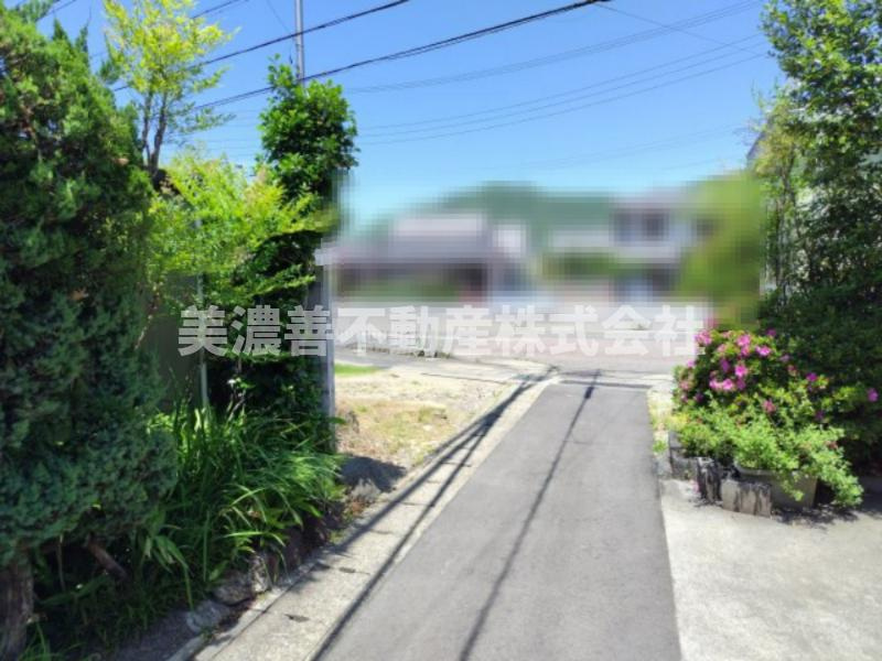 ６３３３５　岐阜市長良土地の前面道路含む現地写真