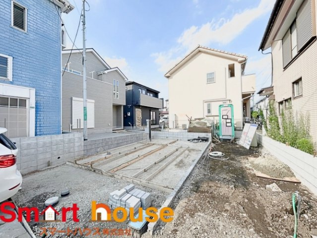 座間市ひばりが丘　新築の前面道路含む現地写真