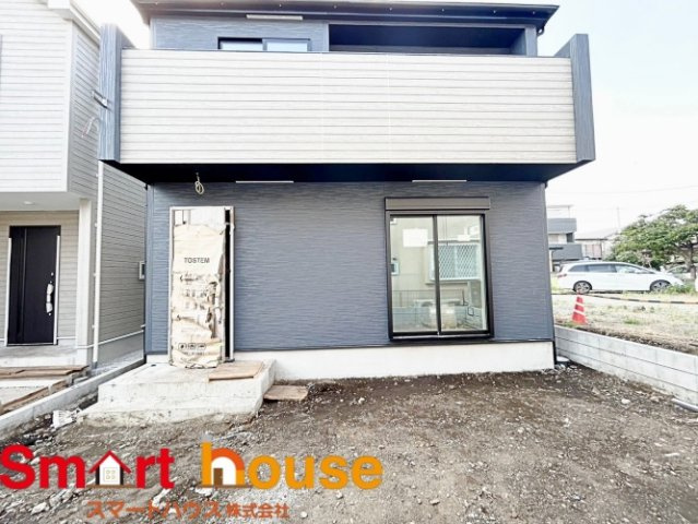 座間市ひばりが丘　新築の外観|流行に左右されず、将来にわたって価値が継続する「上質」な佇まい。おしゃれな雰囲気や自然の潤い、親しみやすさといった暮らしを豊かにしてくれる住空間です。