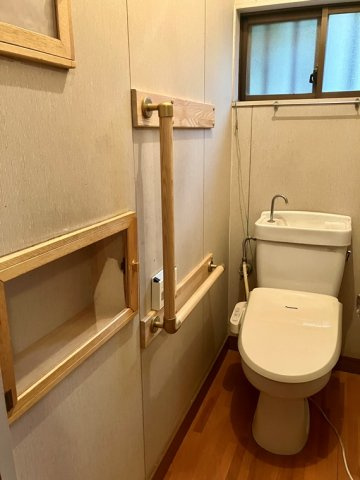 大野台戸建のトイレ