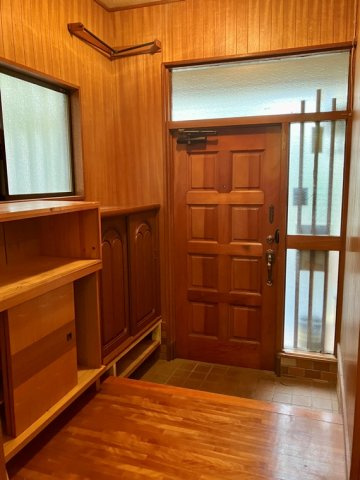 大野台戸建の玄関