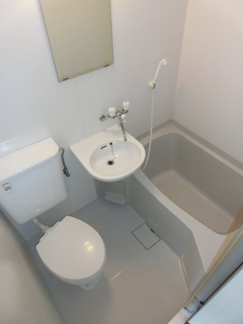新町ロイヤルハイツの浴室