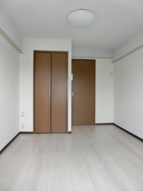 新町ロイヤルハイツの居間・リビング