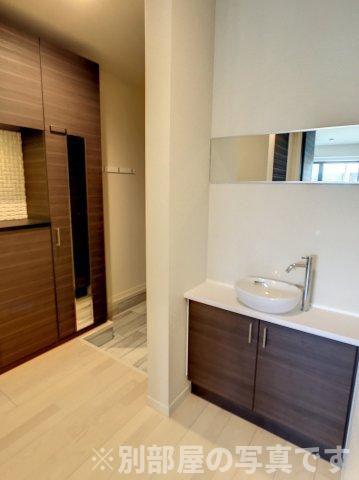 直方市知古１丁目の賃貸マンションの洗面所