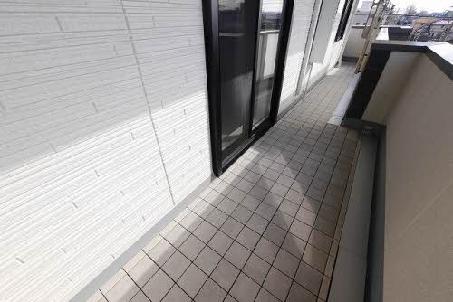 直方市知古１丁目の賃貸マンションのバルコニー