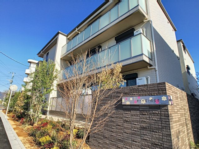 直方市知古１丁目の賃貸マンションの外観