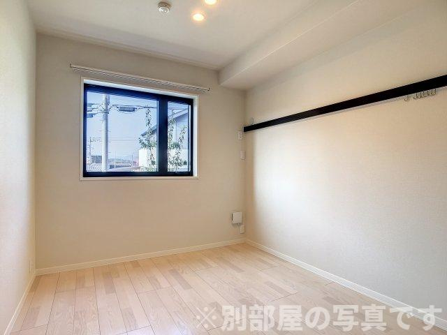 直方市知古１丁目の賃貸マンションの居間・リビング