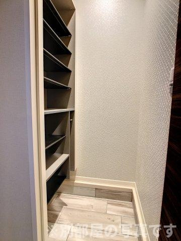 直方市知古１丁目の賃貸マンションの玄関