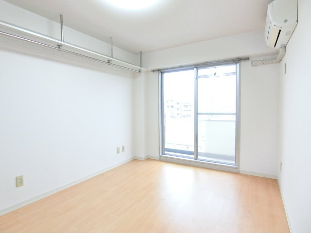 コスモヴィレッジの居間・リビング