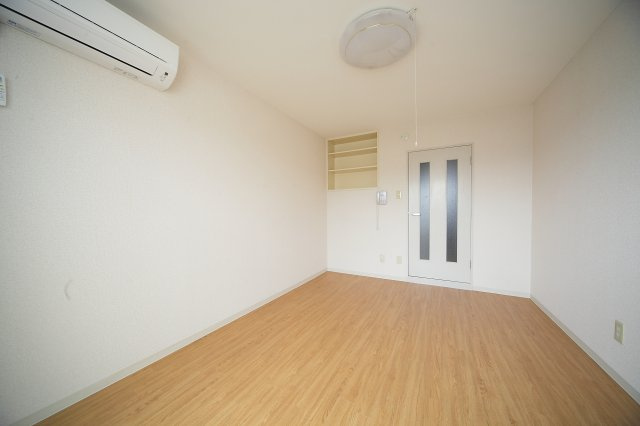 コスモヴィレッジの居間・リビング