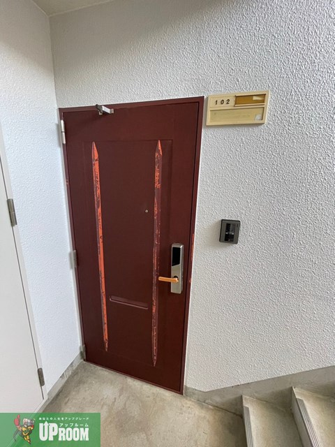 オークマンションの玄関