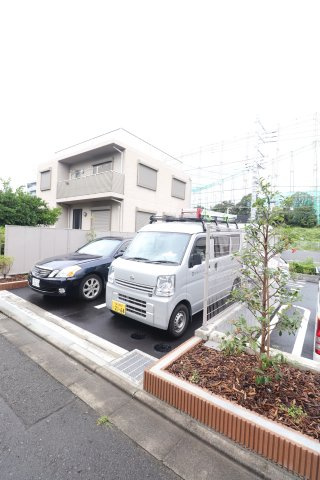 Freesiaの駐車場