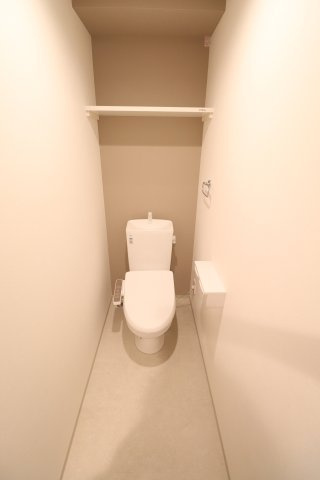 Freesiaのトイレ|同間取り別号室のお写真です。現況優先となります。