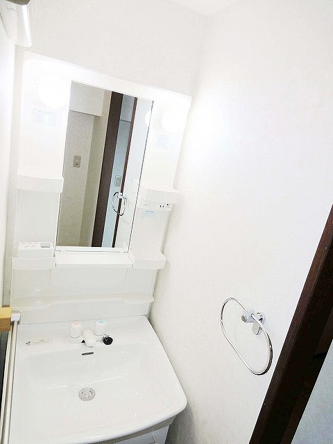 菊岡家　弁財天館の洗面所