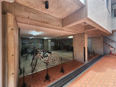 シャトレ・カルムの駐車場|駐輪場