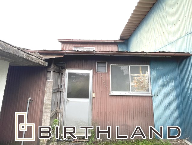 白河市双石板谷地　事務所・車庫の外観