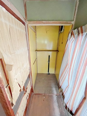 白河市双石板谷地　事務所・車庫の内装