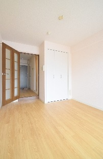 ピラーズ御所西の居間・リビング