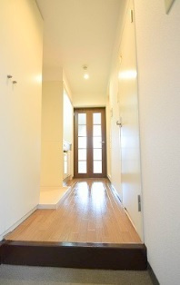 ピラーズ御所西の玄関