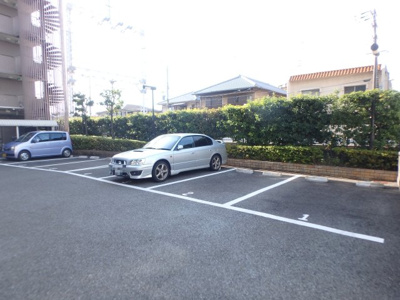 【駐車場】 | フォンテーヌブロー | 駐車場があります
