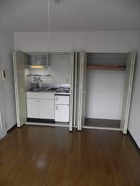 DETOM-1室町二条の居間・リビング