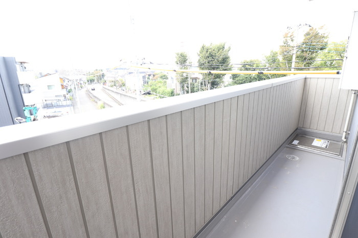 Sunny Hills B棟のバルコニー