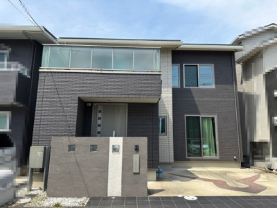 【エントランス】 | 福田　中古一戸建 | 【２面採光の居室有】明るく風通しの良い室内に気持ちも明るくなりますね♪