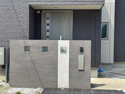 【玄関】 | 福田　中古一戸建 | 【全館床暖房】暖かい空間に家族の時間も増えますね♪資料請求だけでもお気軽にお問い合わせください！