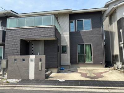 【外観】 | 福田　中古一戸建 | 家族を身近に感じる対面式キッチンです！IHクッキングヒーターですので、コンロ周りのお掃除も楽々ですね！